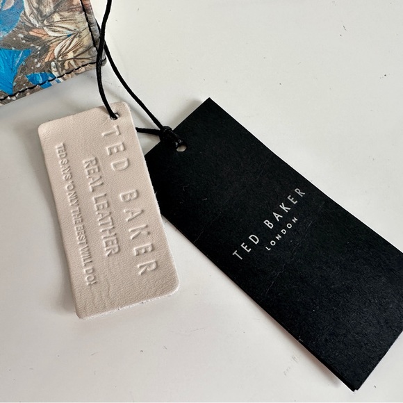 Ted Baker Snap Closure Case - Picture 9 of 9